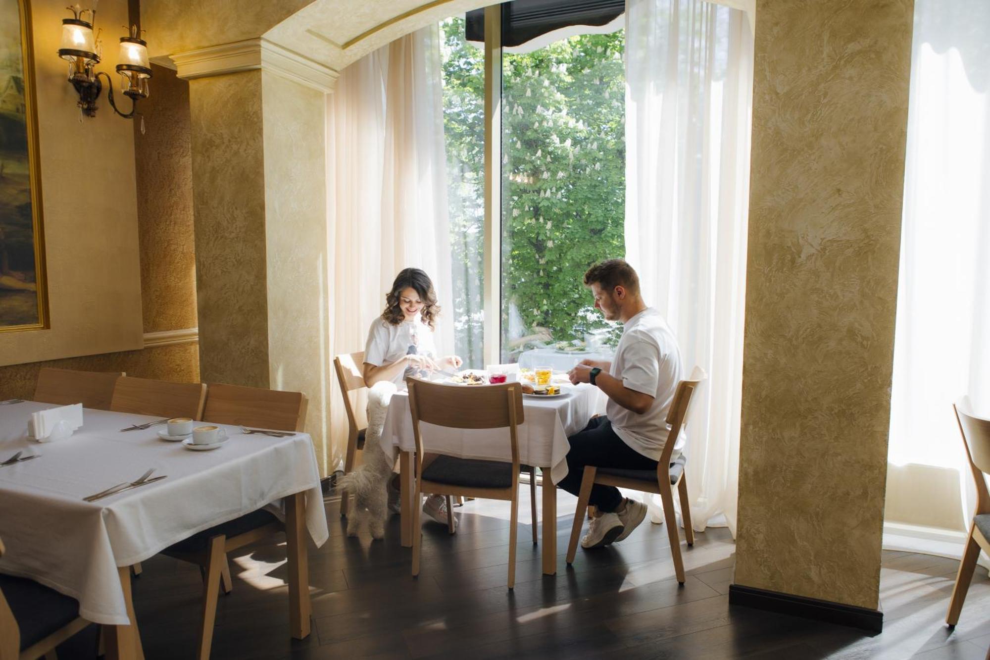 Alexandrovskiy Hotel Odessa Ngoại thất bức ảnh